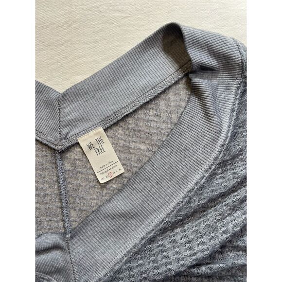 💙💙💙We The Free Women's Blue Off Shoulder Boxy Crop Blouse Size M - Picture 1 of 8